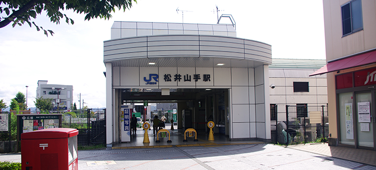 ����R��w