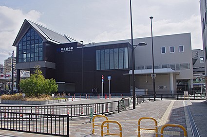 �a��{���w