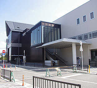 �a��{���w