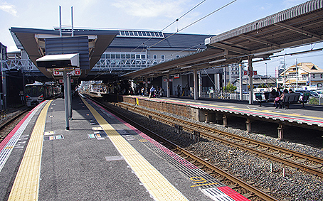 �a��{���w