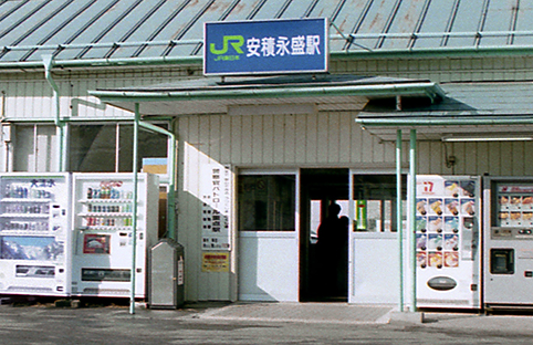 ���ωi���w