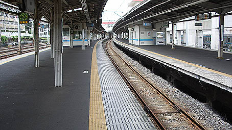 ���\���w