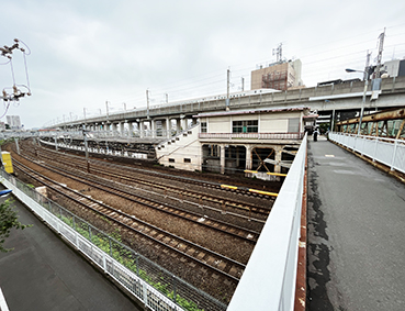 ���k�� ���\���w