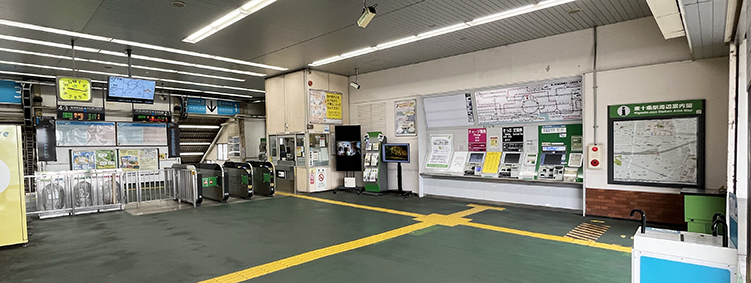 ���k�� ���\���w