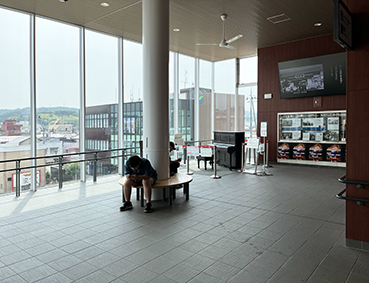 ���k�� �{�{�w