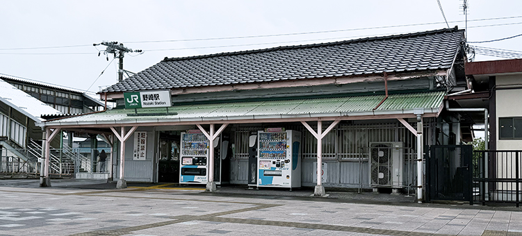 ���k�� ���w