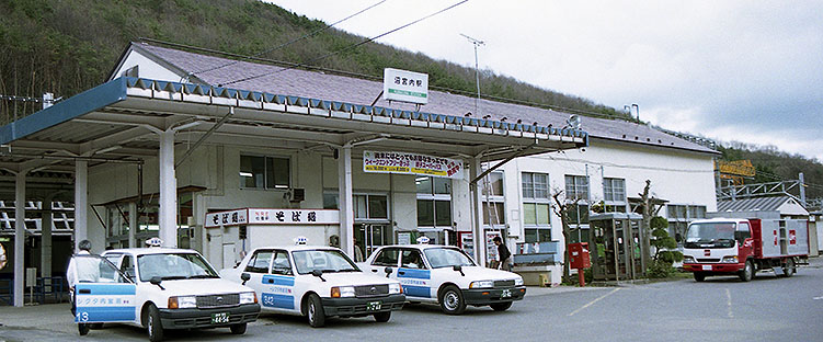 ���{���w