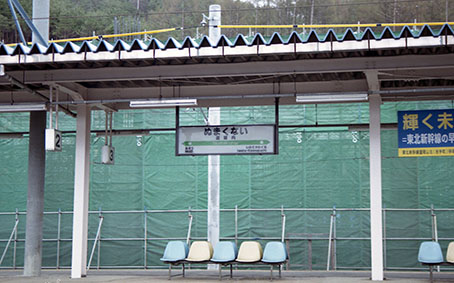 ���{���w