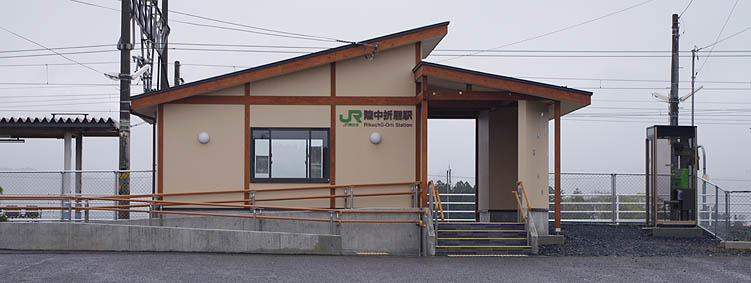 �����܋��w