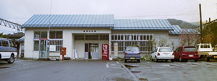 �z�K�m���w