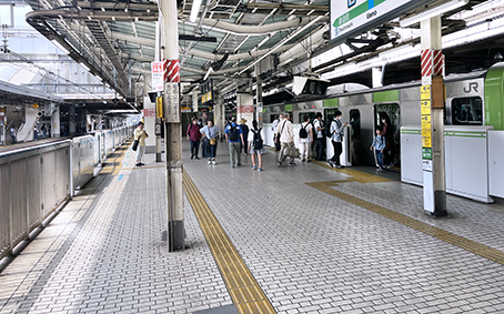 ���k�� ���w