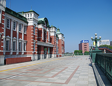 ����� �[�J�w