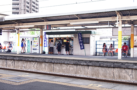 ����� �{���w