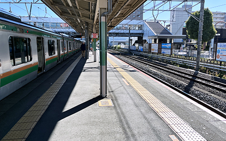 ����� ����w