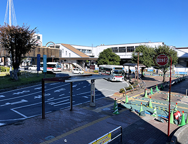 ����� ����w