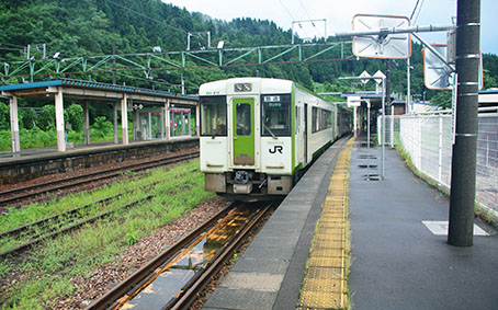 �z�����w