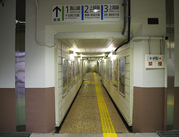 �z�����w