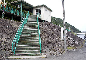 ���O�ˑq�w