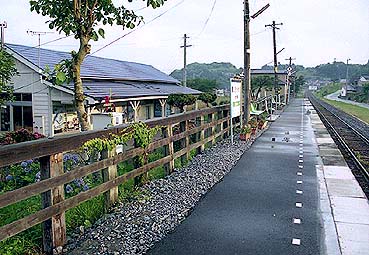 ���ܓ��K�w�@���w��