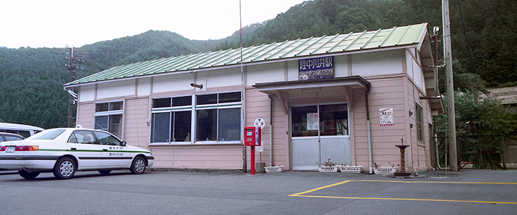 �������w