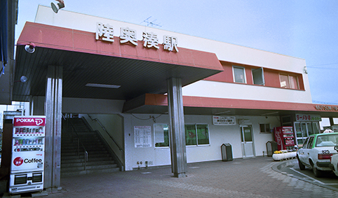 �������w