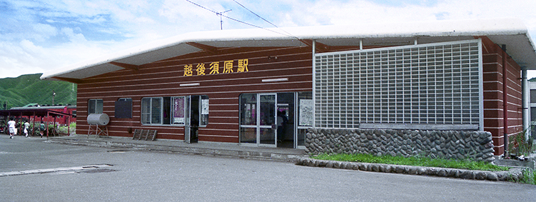 �z��{���w