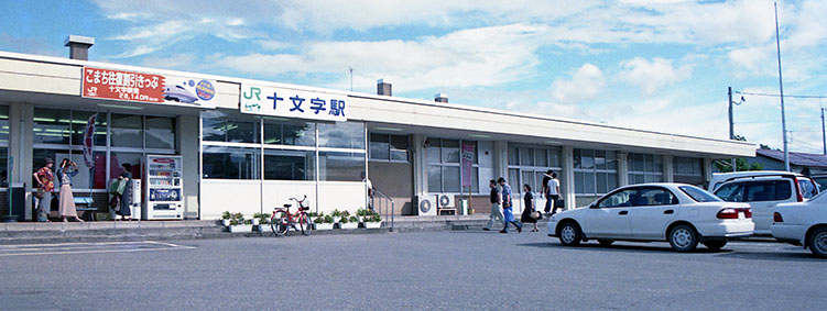 �\�����w