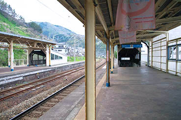 ���݉���w