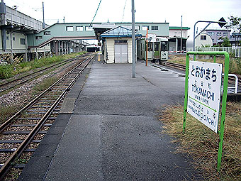 �\�����w