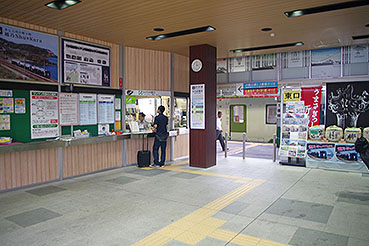 �\�����w