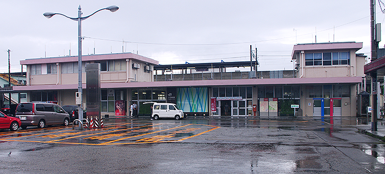 �\�����w