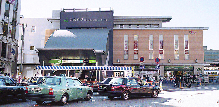 ���D���w