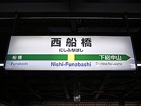 ���D���w