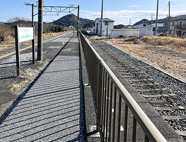 内房線 安房勝山駅