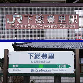 �����L���w