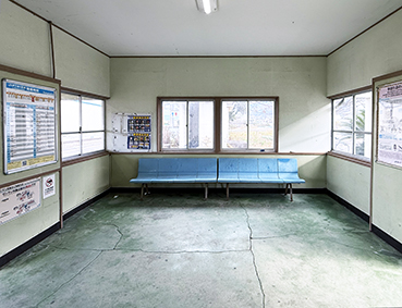 �\�]�� �ɗ\����w