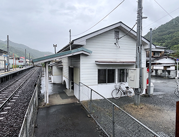 �\�]�� �k�F�a���w