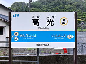 �\�]�� �����w