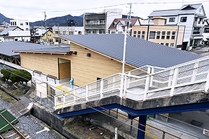 �\�]�� �����w