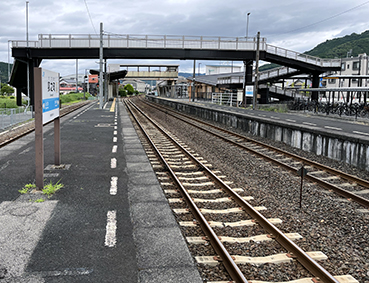 �\�]�� �K�V���w