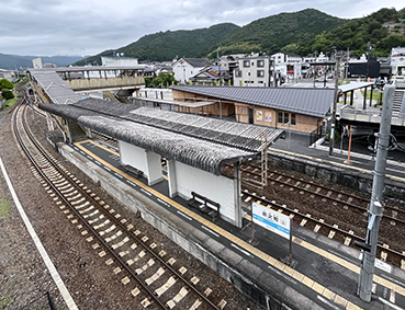 �\�]�� �K�V���w