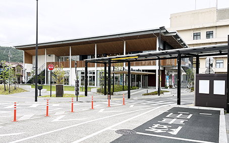 �\�]�� �K�V���w