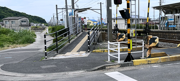 �\�]�� ���\��w