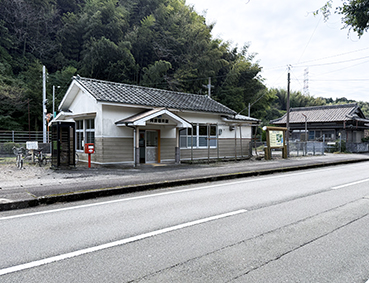 ����� ���g����w