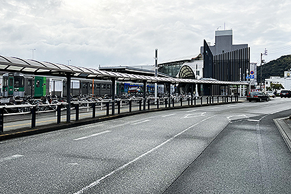 ����� ����w