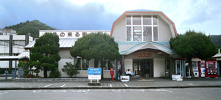 ���a���w