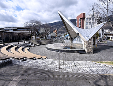 �y�]�� ���g�r�c�w