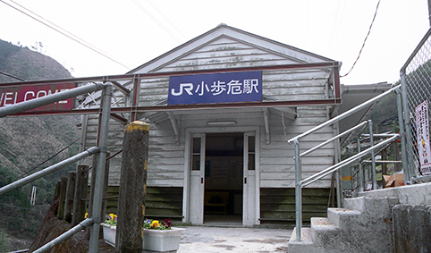 �y�]�� ������w