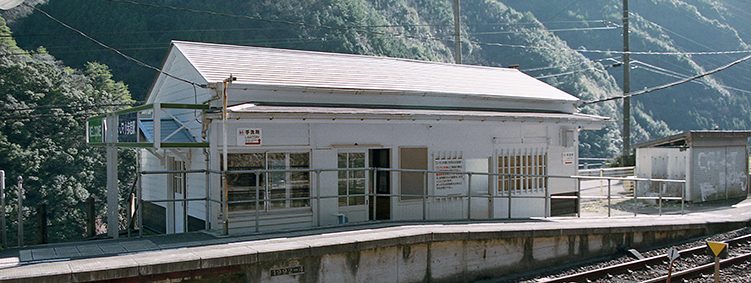 �y�]�� ������w