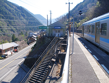 �y�]�� ������w